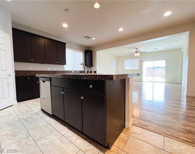 6423 Pochman Mesa Street - Photo Thumbnail 17