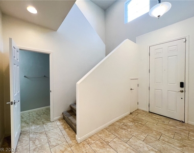 6423 Pochman Mesa Street - Photo Thumbnail 8