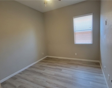 4172 Peaceful Meadow Street - Photo Thumbnail 6
