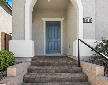 10589 Sariah Skye Avenue - Photo Thumbnail 6
