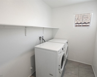 10589 Sariah Skye Avenue - Photo Thumbnail 29