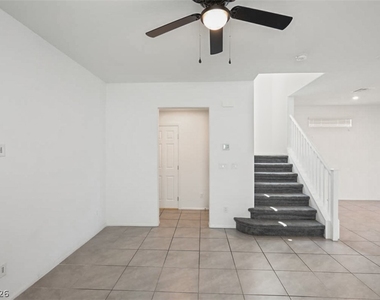 10589 Sariah Skye Avenue - Photo Thumbnail 18