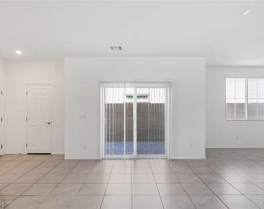 10589 Sariah Skye Avenue - Photo Thumbnail 8