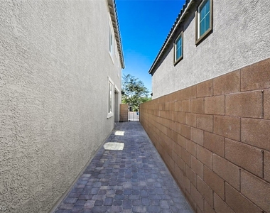 10589 Sariah Skye Avenue - Photo Thumbnail 41