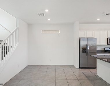 10589 Sariah Skye Avenue - Photo Thumbnail 9