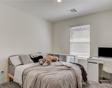 386 Larksong Avenue - Photo Thumbnail 43