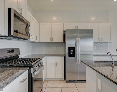 386 Larksong Avenue - Photo Thumbnail 17