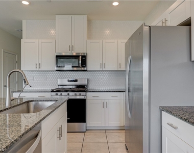 386 Larksong Avenue - Photo Thumbnail 13