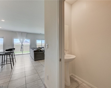 386 Larksong Avenue - Photo Thumbnail 21