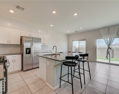 386 Larksong Avenue - Photo Thumbnail 7
