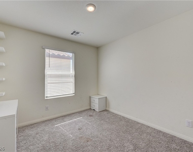 386 Larksong Avenue - Photo Thumbnail 45