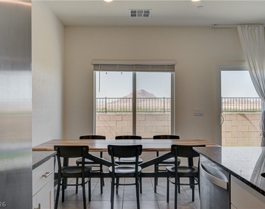 386 Larksong Avenue - Photo Thumbnail 14