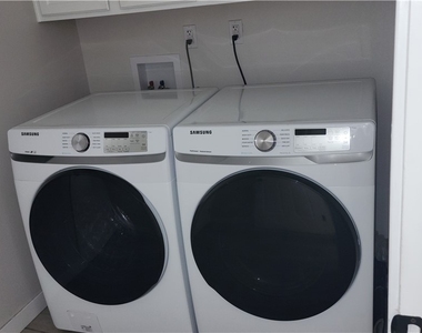 8016 Shorecrest Drive - Photo Thumbnail 11