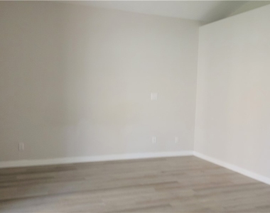 8016 Shorecrest Drive - Photo Thumbnail 6