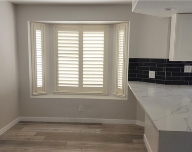 8016 Shorecrest Drive - Photo Thumbnail 10