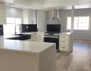 8016 Shorecrest Drive - Photo Thumbnail 17