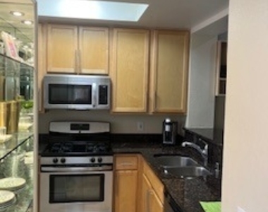 230 E Flamingo Road - Photo Thumbnail 2