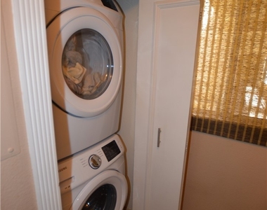 220 E Flamingo Road - Photo Thumbnail 5