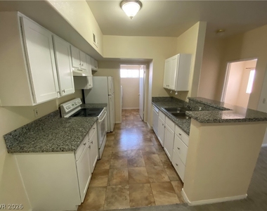 2615 W Gary Avenue - Photo Thumbnail 4