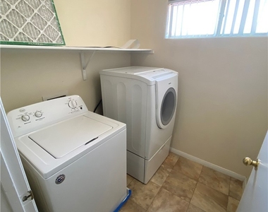 2615 W Gary Avenue - Photo Thumbnail 12