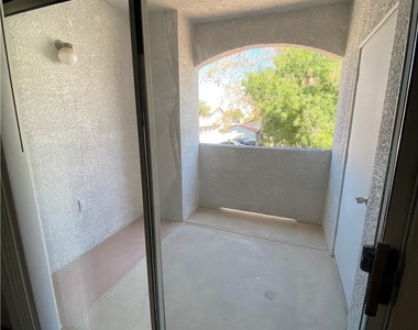 2615 W Gary Avenue - Photo Thumbnail 13