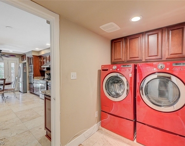 3880 Leisure Lane - Photo Thumbnail 7