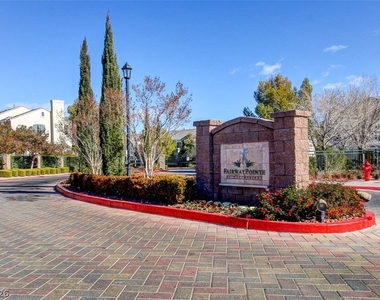 1001 Bannockburn Street - Photo Thumbnail 6
