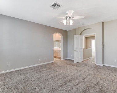 1001 Bannockburn Street - Photo Thumbnail 36