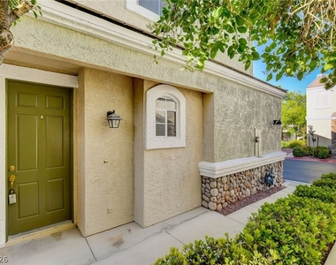 1001 Bannockburn Street - Photo Thumbnail 10