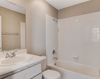 1001 Bannockburn Street - Photo Thumbnail 33