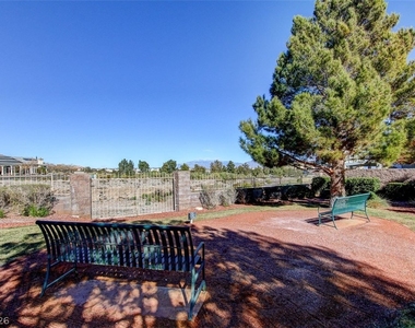 1001 Bannockburn Street - Photo Thumbnail 3
