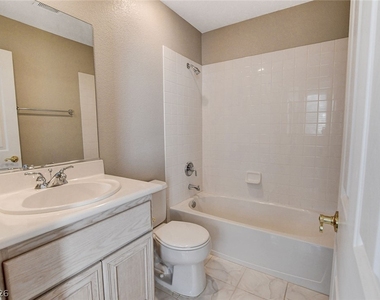 1001 Bannockburn Street - Photo Thumbnail 34