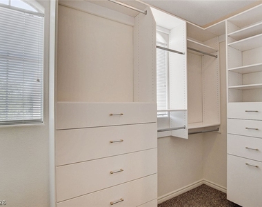 1001 Bannockburn Street - Photo Thumbnail 40