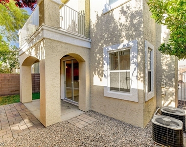 1001 Bannockburn Street - Photo Thumbnail 42