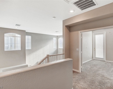 1001 Bannockburn Street - Photo Thumbnail 28