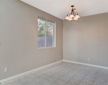 1001 Bannockburn Street - Photo Thumbnail 17
