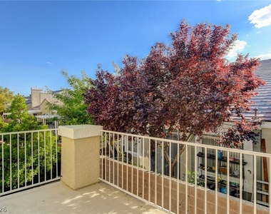 1001 Bannockburn Street - Photo Thumbnail 30