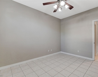 1001 Bannockburn Street - Photo Thumbnail 23