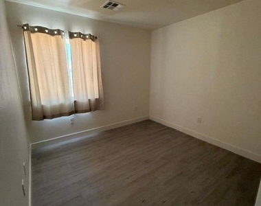 2881 Spy Glass Avenue - Photo Thumbnail 9