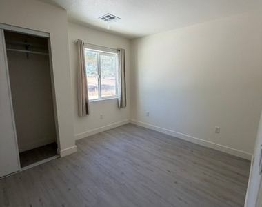 2881 Spy Glass Avenue - Photo Thumbnail 12