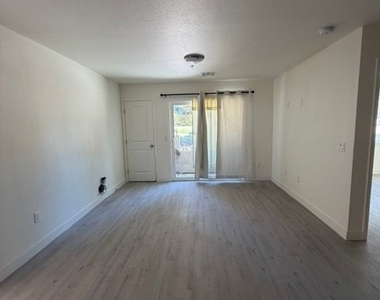 2881 Spy Glass Avenue - Photo Thumbnail 4