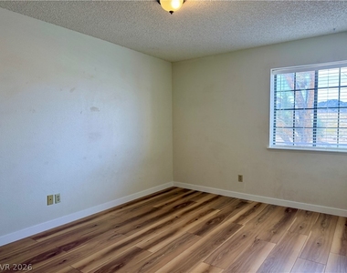87 Wyoming Street - Photo Thumbnail 9