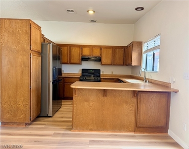 87 Wyoming Street - Photo Thumbnail 1