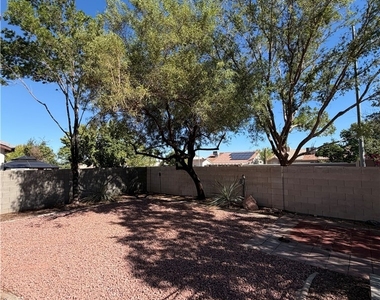 7851 Meandering Path Avenue - Photo Thumbnail 27