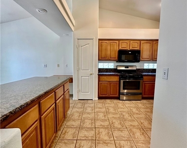 7851 Meandering Path Avenue - Photo Thumbnail 22