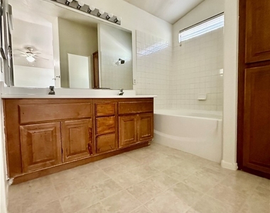 7851 Meandering Path Avenue - Photo Thumbnail 12