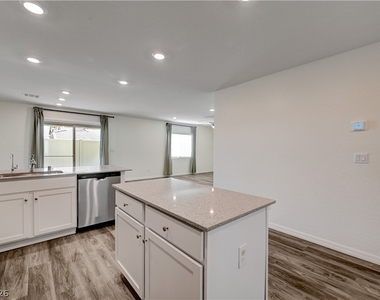 4116 Gold Desert Street - Photo Thumbnail 10