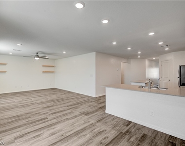 4116 Gold Desert Street - Photo Thumbnail 14