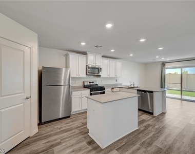 4116 Gold Desert Street - Photo Thumbnail 6