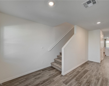 4116 Gold Desert Street - Photo Thumbnail 4